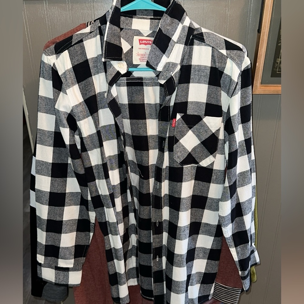 Women’s Levi plaid size large
